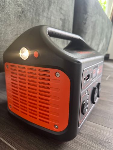 Powestation Jackery E1000 mit 2x Solarpannel