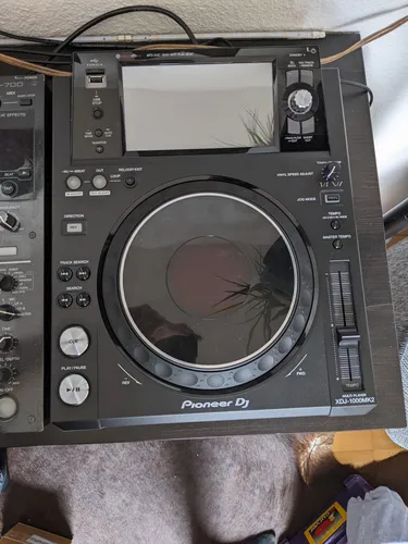 2 x XDJ 1000 MK II (plus DJM 700)