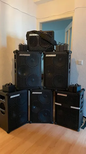 SOUNDBOKS, MUSIKANLAGE + Zubehör (Mikrophone, Stativ, Ersatzakku)