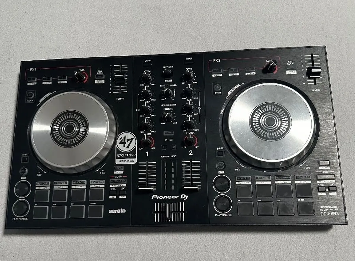 DJ Controller Serato DDJ-SB3