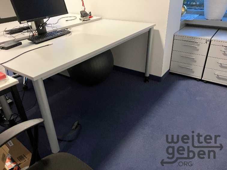 weiße Bürotische 160 L x 80 B cm : desks : Schreibtische