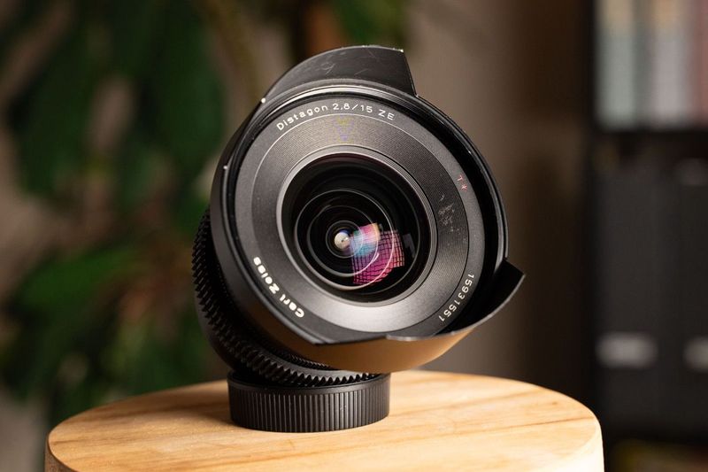 Zeiss ZE 15mm f2.8 Weitwinkel-Objektiv für Canon EF