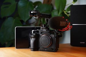 sony-alpha-a7-iv-smallhd-focus-7-monitor-rode-videomic-ntg-paket preview image