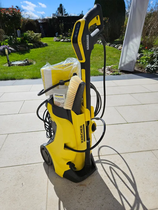 Kärcher K4 Hochdruckreiniger mit Aufsätzen