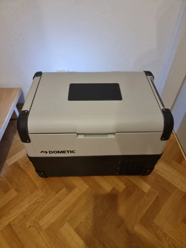 Kompressor Kühlbox Dometic CFX50 mieten optional mit Powerstation