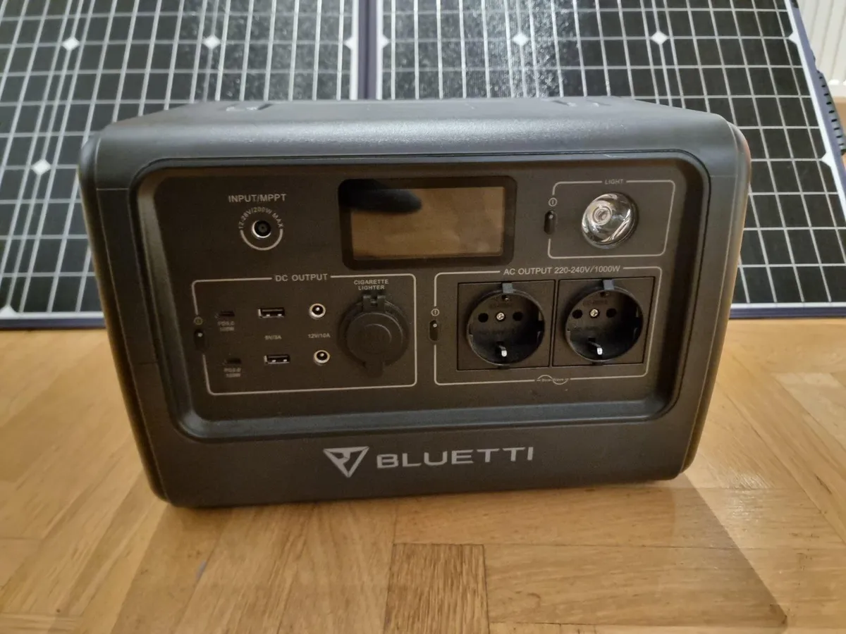 Powerstation Bluetti EB70 716 Wh + Solarpanel