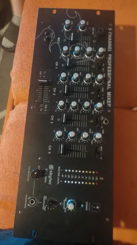 Skytec STM-3004 5-Kanal Dj-mixer 
