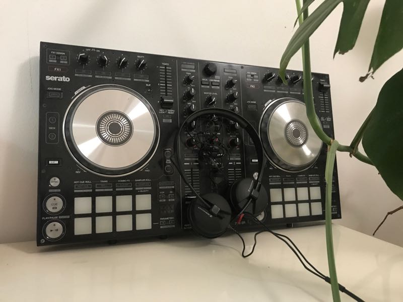 Pioneer DDJ-SR in Berlin flexibel mieten
