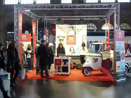 Messestand Traversensystem 7,8x4,8 m (37 m², Höhe 3,4 m)