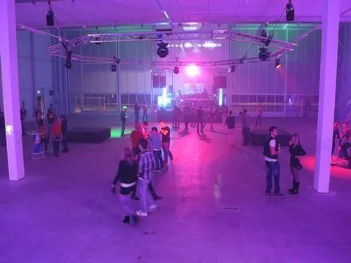 Großbildleinwand im Traversenrahmen 600x450 cm