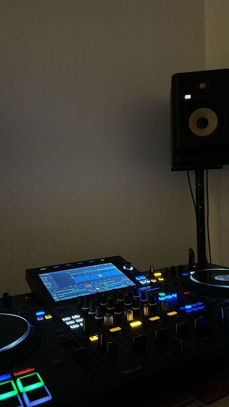 AlphaTheta / Pioneer XDJ-AZ