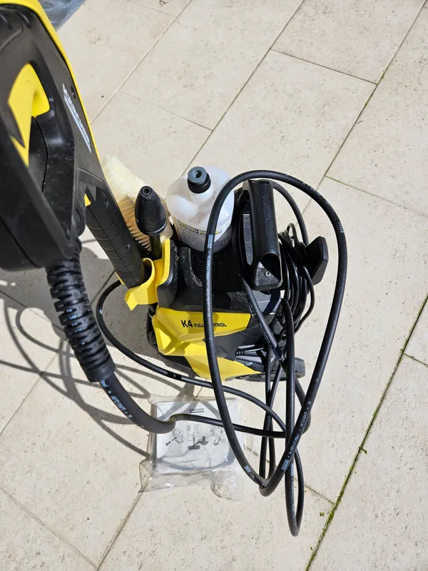 Kärcher K4 Hochdruckreiniger mit Aufsätzen