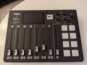 rodecaster-pro-rode-caster-pro-all-in-one-produktionsloesung-fuer-podcasting-streaming-und-inhaltserstellung preview image