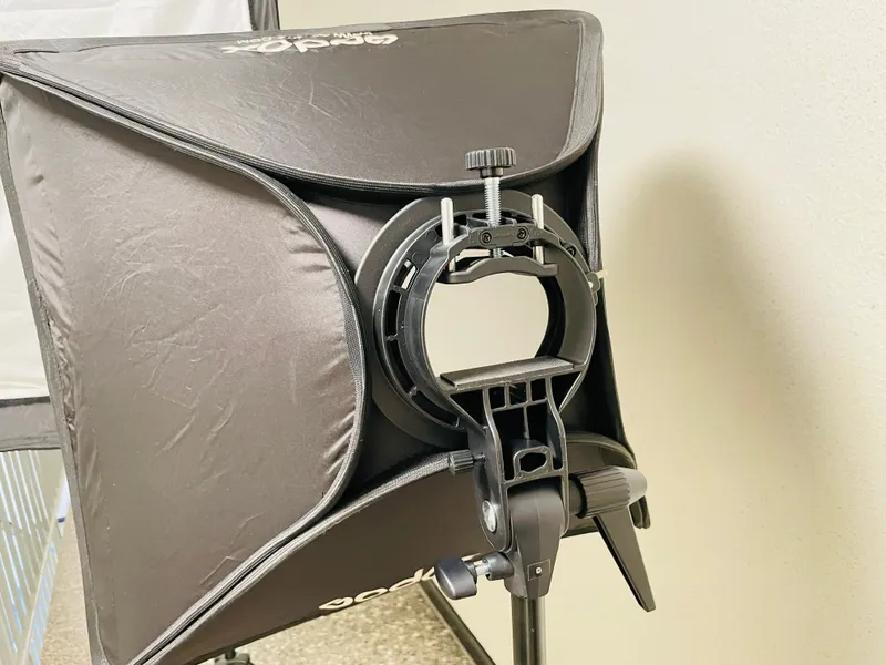 Lichtformer-Set: 2x Softboxen (60×60 & 80×80 cm) + Schirm 80 cm – Für maximale Lichtkontrolle