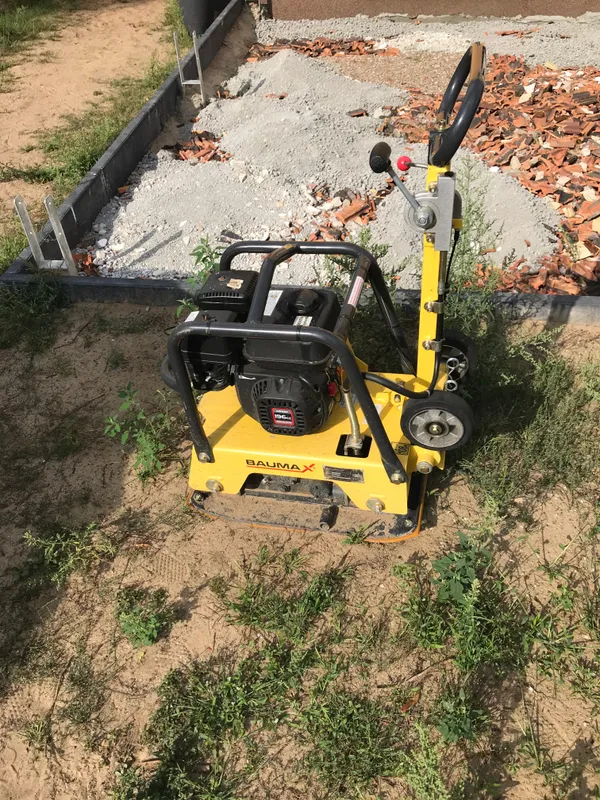 Rüttelplatte Verdichter Baumax RVP 24/40 