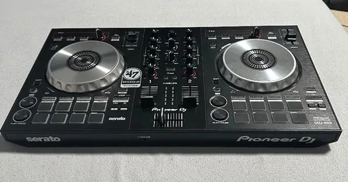 DJ Controller Serato DDJ-SB3