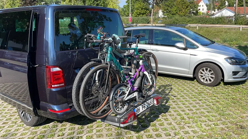 Fahrradträger für bis zu 4 Fahrräder leihen - perfekt für alle Vans und Busse