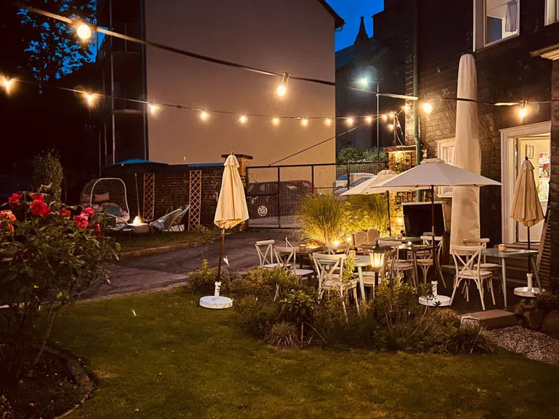 Lichterkette 10-50m mit LED Glühbirnen Gastronomie Hochzeit Event