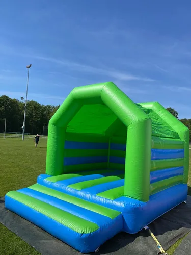 Hüpfburg 4x3M Grün Blau