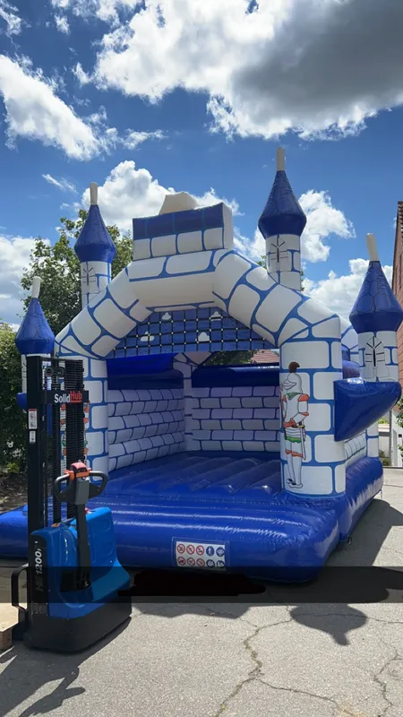 Hüpfburg Ritterburg zu Vermieten