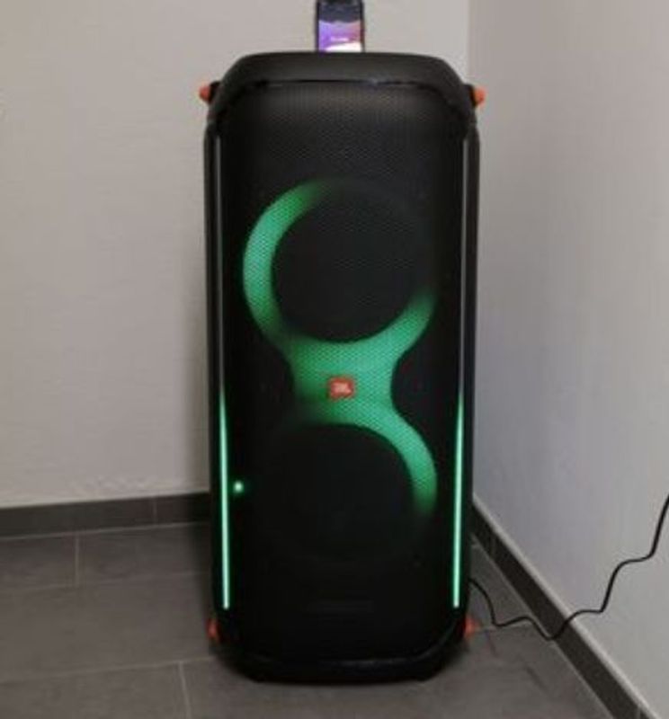 JBL 710