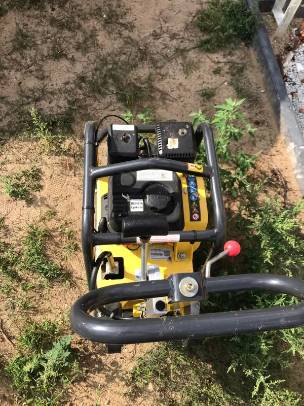 Rüttelplatte Verdichter Baumax RVP 24/40 