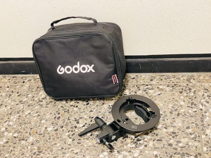 Godox 80 × 80 cm Softbox-Kit mit S-Typ-Halterung – Flexibles Licht für deine Speedlite-Shoots