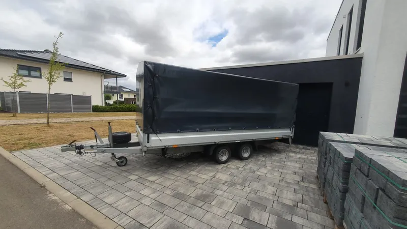 Umzug Möbeltransport Anhänger mit Plane mieten leihen 100kmh