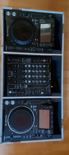 Pioneer DJ Setup | 2x CDJ 2000 XS2 & 1x DJM 750 MK2