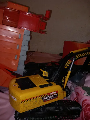 Sehr großes Sandspielzeug Müllwagen und Bagger